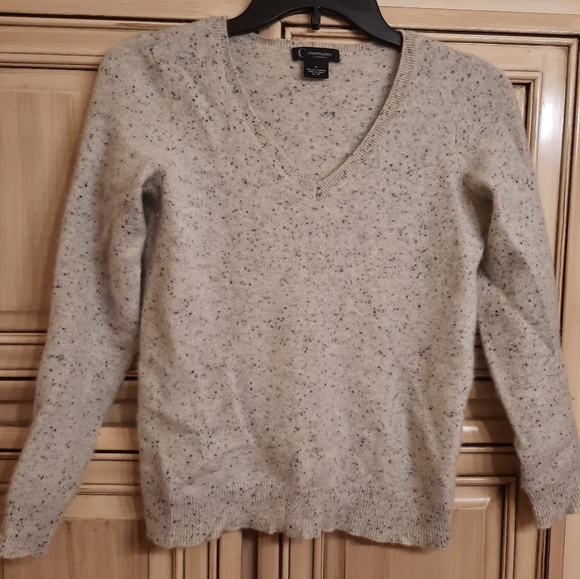 C by‎ Bloomingdale's 2-Ply Cashmere V-Neck Sweater Marbled Black Cream Size S - Picture 1 of 6